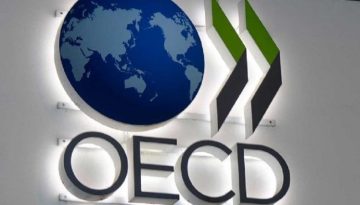 ΟΟΣΑ: Σημαντική βελτίωση της θέσης της Ελλάδας στην καταπολέμηση της διαφθοράς