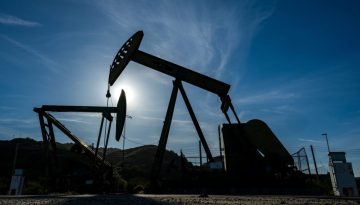 Iστορική αποδέσμευση αποθεμάτων πετρελαίου για τη μείωση των τιμών