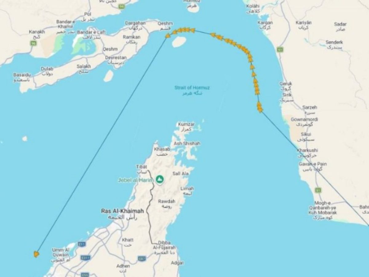 Ελληνόκτητο πλοίο έσπασε το «μπλόκο» στα Στενά του Ορμούζ: Πέρασε με ανοιχτό στίγμα και φορτίο τροφίμων για το Ιράν