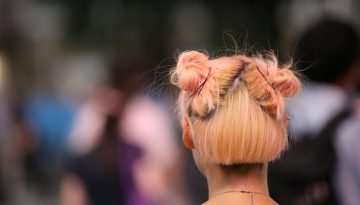 Αύξηση κατώτατου μισθού στα 920 ευρώ: Τι ισχύει για δώρα, επιδόματα, τριετίες