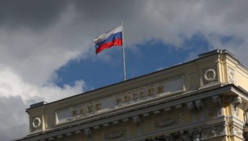 Η Ρωσία μείωσε το βασικό επιτόκιό της στο 15% εν μέσω οικονομικών πιέσεων