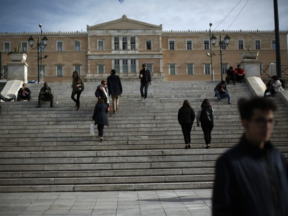 Ο πόλεμος δοκιμάζει την ελληνική οικονομία: Ερχεται η κρίσιμη ετυμηγορία της DBRS