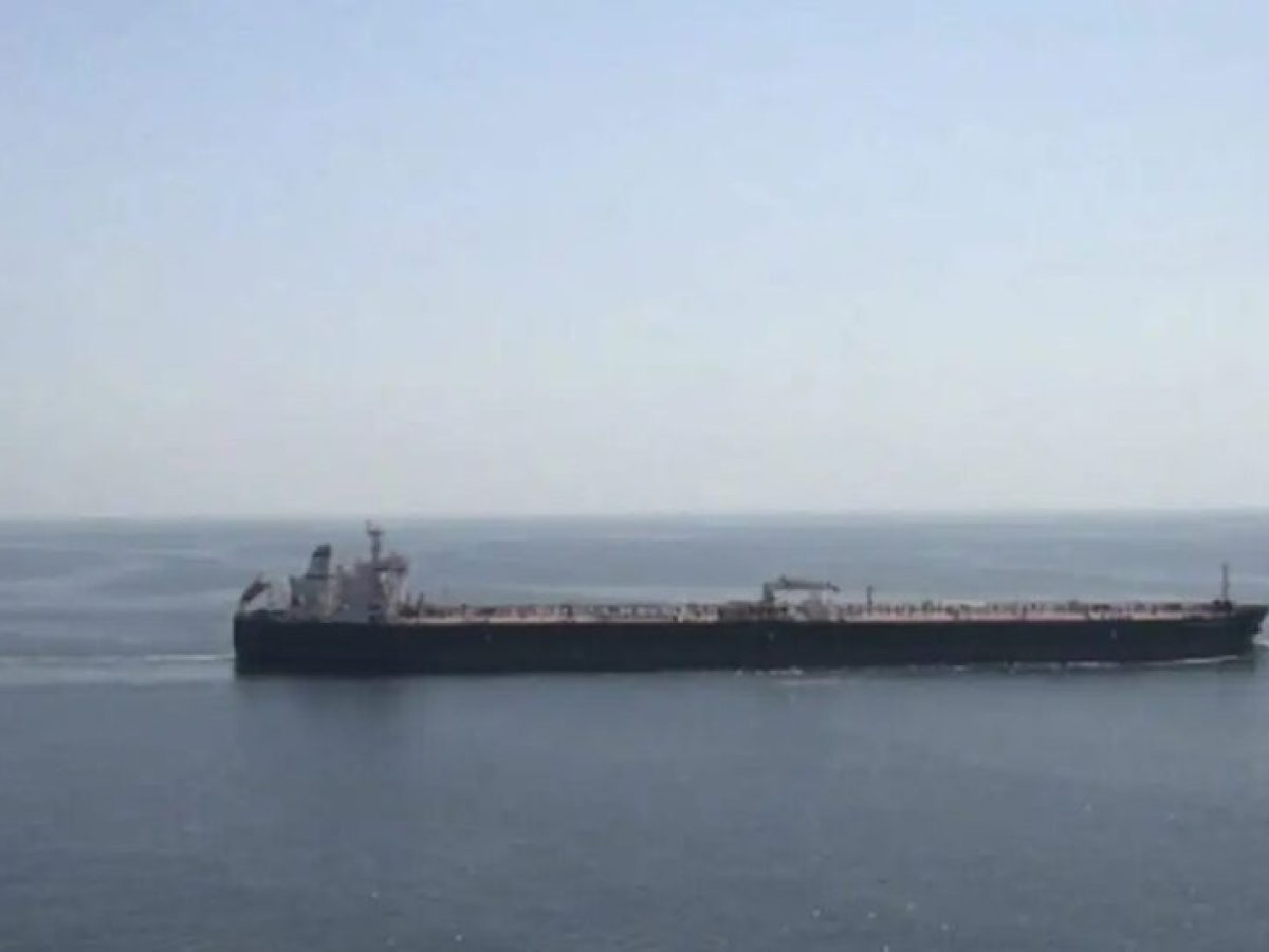 Τα 200 tankers που έχουν ρίξει άγκυρα στον Περσικό Κόλπο και η «ομπρέλα προστασίας»