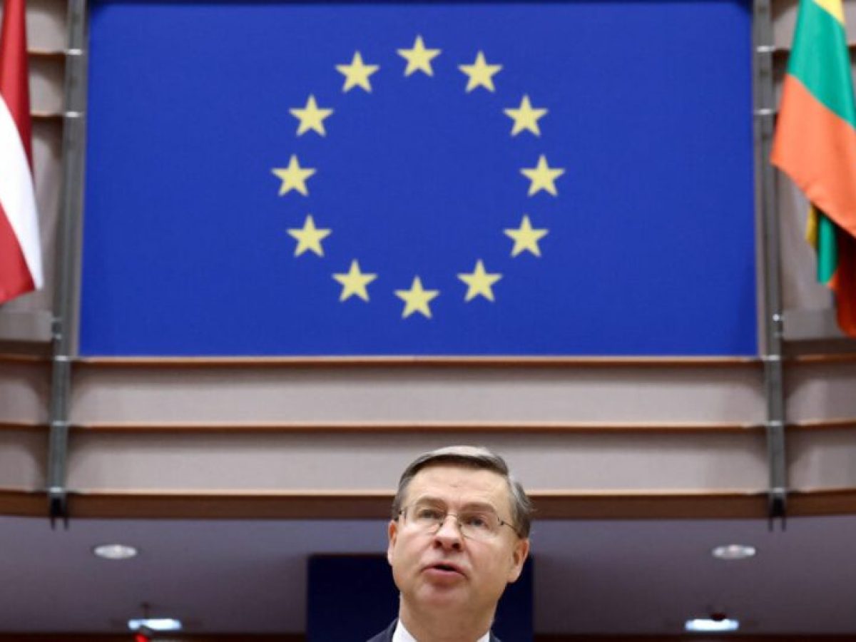 Ντομπρόβσκις: Χαμηλότερη φορολόγηση της ηλεκτρικής ενέργειας στο πακέτο μέτρων που θα παρουσιάσει η Κομισιόν