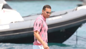 Σε περιπέτειες ο Βασίλης Μιχαήλ, ο γνωστός εφοπλιστής που έχει παντρευτεί την κόρη του ιδιοκτήτη των Jumbo