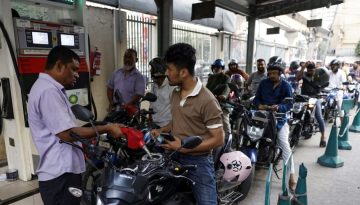 «Ψαλίδι» από ασιατικές χώρες στη χρήση καυσίμων – Τετραήμερη εργασία και κλείσιμο σχολείων για να περάσει το σοκ του πολέμου