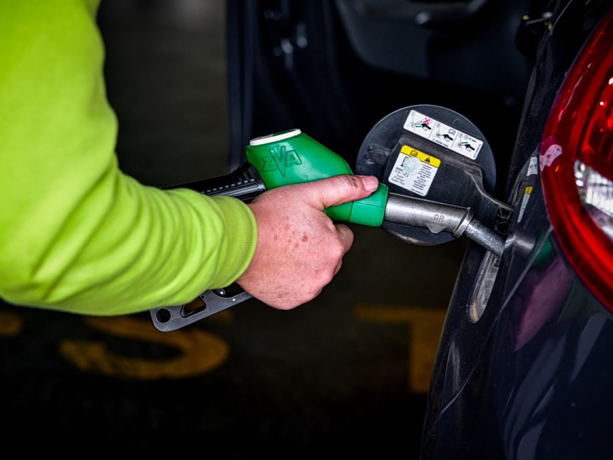 Fuel Pass: Πότε ξεκινούν οι πρώτες πληρωμές – Τα ποσά, οι δικαιούχοι