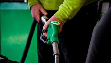 Νέες αυξήσεις στα καύσιμα: Άλμα στα 2 ευρώ για την αμόλυβδη, διπλάσια αύξηση για το diesel και έπεται συνέχεια