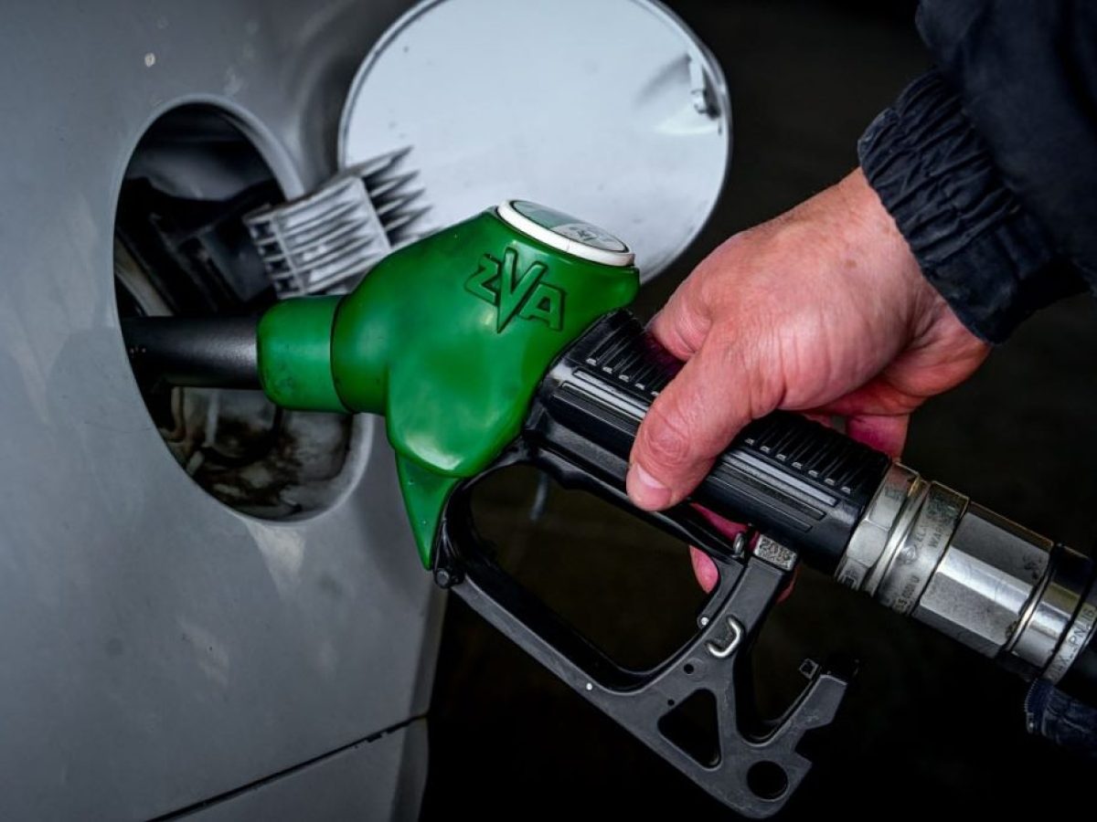 Fuel Pass: Τα υπερέσοδα από τα καύσιμα και το φιλοδώρημα στους πολίτες