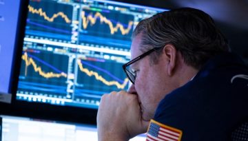 Με πτώση άνοιξε η Wall Street – Πέφτουν τα ευρωπαϊκά Χρηματιστήρια, ανεβαίνει η τιμή του Μπρεντ
