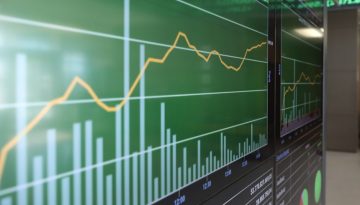 Χρηματιστήριο: Πτώση μεν, σε απόσταση ασφαλείας από τις 2.100 μονάδες δε