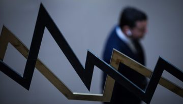 Χρηματιστήριο: Στα 106 δολάρια το πετρέλαιο, νέα βουτιά στη Λ. Αθηνών