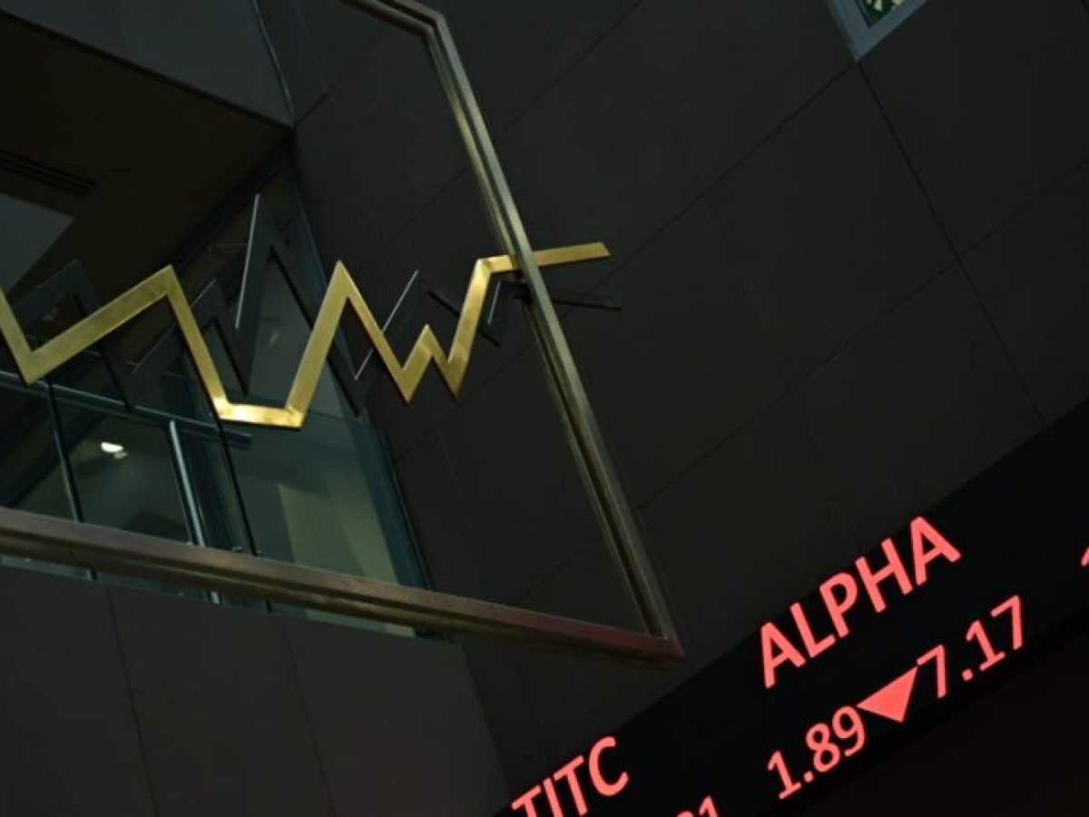 Άγριο ξεπούλημα με πτώση 5,75% στο ελληνικό χρηματιστήριο: Τα αρνητικά μηνύματα από τη Wall Street διεύρυναν την πτώση στο κλείσιμο