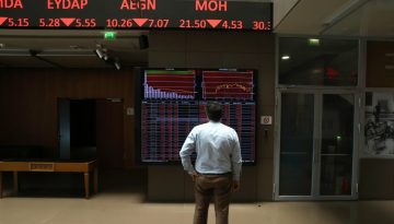 Άγριο sell off σε Χρηματιστήριο με βουτιά 5% του ΓΔ – Βυθίζονται οι ευρωαγορές και η Wall Street