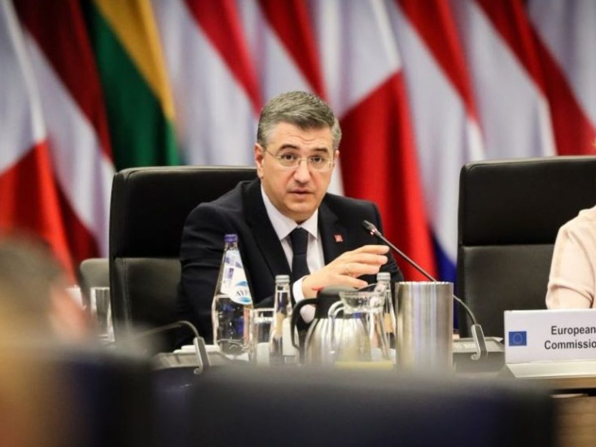 &Tau;&zeta;&iota;&tau;&zeta;&iota;&kappa;ώ&sigma;&tau;&alpha;&sigmaf;: &Delta;&iota;έ&psi;&epsilon;&upsilon;&sigma;&epsilon; &mu;&epsilon; &alpha;&sigma;&tau;&epsilon;&rho;ί&sigma;&kappa;&omicron;, &tau;&iota;&sigmaf; &epsilon;&lambda;&lambda;&epsilon;ί&psi;&epsilon;&iota;&sigmaf; &sigma;&tau;&alpha; &kappa;&alpha;ύ&sigma;&iota;&mu;&alpha; &alpha;&epsilon;&rho;&omicron;&pi;&lambda;ά&nu;&omega;&nu;