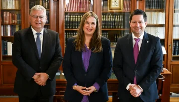 HELLENiQ ENERGY: &Upsilon;&pi;&omicron;&gamma;&rho;ά&phi;&epsilon;&iota; &tau;&eta;&nu; &alpha;&nu;&alpha;&beta;ά&theta;&mu;&iota;&sigma;&eta; &sigma;&tau;&iota;&sigmaf; &phi;&omicron;&iota;&tau;&eta;&tau;&iota;&kappa;έ&sigmaf; &Epsilon;&sigma;&tau;ί&epsilon;&sigmaf; &tau;&omicron;&upsilon; &Epsilon;&Kappa;&Pi;&Alpha;