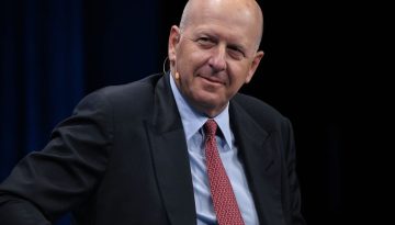 David Solomon (Goldman Sachs): &Omicron; &kappa;ί&nu;&delta;&upsilon;&nu;&omicron;&sigmaf; ύ&phi;&epsilon;&sigma;&eta;&sigmaf; &sigma;&tau;&iota;&sigmaf; &Eta;&Pi;&Alpha; &mu;&pi;&omicron;&rho;&epsilon;ί &nu;&alpha; &alpha;&pi;έ&chi;&epsilon;&iota; &laquo;έ&nu;&alpha; tweet &mu;&alpha;&kappa;&rho;&iota;ά&raquo;