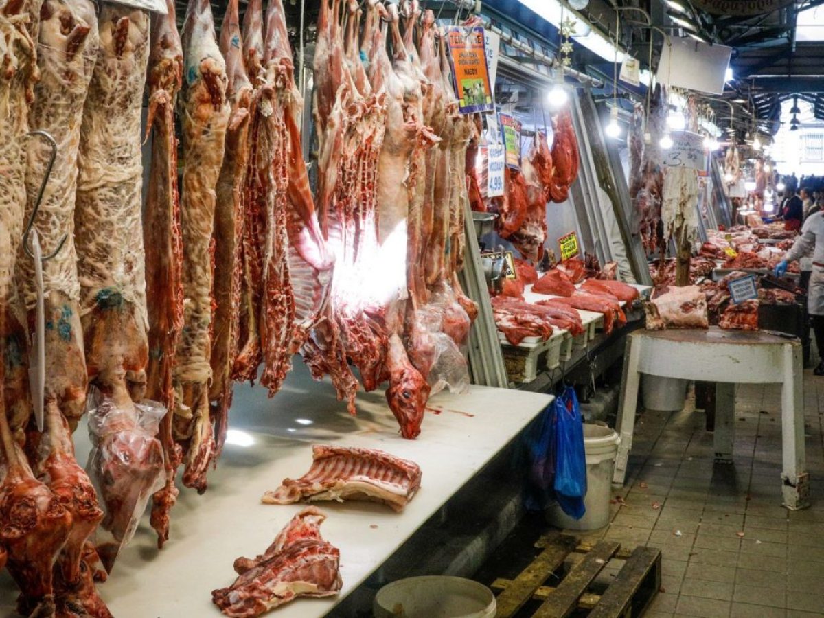 Πάσχα: Σε εορταστικούς ρυθμούς η αγορά – Πού θα κινηθούν οι τιμές στα αμνοερίφια