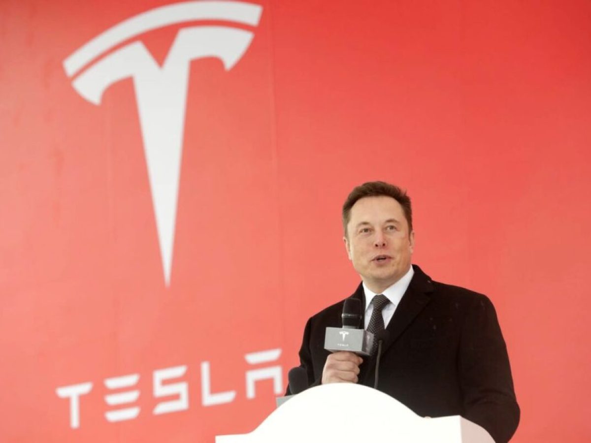 Tesla: Ανοίγει η αυλαία για την αυτόνομη οδήγηση στην ΕΕ