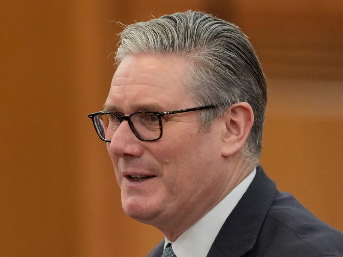 Στάρμερ: Επισπεύδει τα σχέδια αύξησης των αμυντικών δαπανών – Στόχος +3,5% έως το 2035