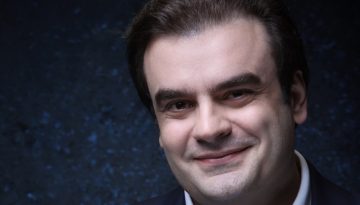 &Pi;&iota;&epsilon;&rho;&rho;&alpha;&kappa;ά&kappa;&eta;&sigmaf;: &Eta; &Epsilon;&lambda;&lambda;ά&delta;&alpha; ή&tau;&alpha;&nu; &omicron; &laquo;&alpha;&sigma;&theta;&epsilon;&nu;ή&sigmaf;&raquo; &tau;&eta;&sigmaf; &Epsilon;&upsilon;&rho;ώ&pi;&eta;&sigmaf; &kappa;&alpha;&iota;, &nu;&alpha; &pi;&omicron;&upsilon; &sigma;ή&mu;&epsilon;&rho;&alpha;, &alpha;&nu;&alpha;&delta;&epsilon;&iota;&kappa;&nu;ύ&epsilon;&tau;&alpha;&iota; &sigma;&epsilon; &pi;&rho;ό&tau;&upsilon;&pi;&omicron; &delta;&eta;&mu;&omicron;&sigma;&iota;&omicron;&nu;&omicron;&mu;&iota;&kappa;ή&sigmaf; &pi;&epsilon;&iota;&theta;&alpha;&rho;&chi;ί&alpha;&sigmaf;
