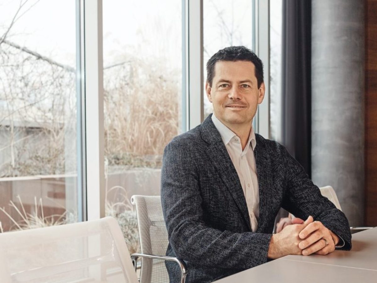 Χρηματιστήριο: Εντολές πώλησης στις δημοπρασίες για 100 εκατ. ευρώ έστειλαν τις τράπεζες στο -3% και την Allwyn στο -4,7%