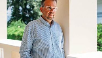 Alpha Trust: Εξωχρηματιστηριακή διάθεση μετοχών από Ταμβακάκη, Αίσωπο και Χατζηδάκη