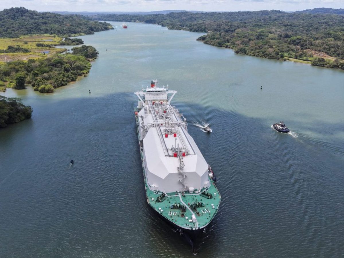 Υπό πίεση το LNG: Στενά Ορμούζ και Παναμάς δοκιμάζουν την αγορά