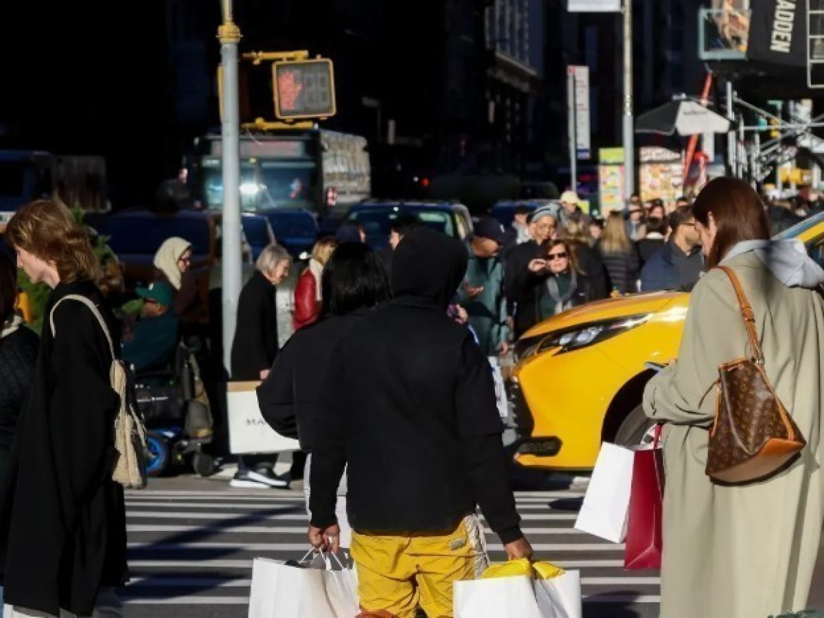 ΗΠΑ: Απροσδόκητο άλμα της καταναλωτικής εμπιστοσύνης τον Απρίλιο