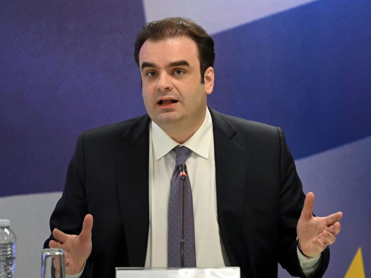 Νέες διευκρινίσεις για το fuel pass – «Τα μέτρα που ενεργοποιούνται δεν είναι το τέλος, αλλά η αρχή μιας διαρκούς στήριξης», λέει ο Πιερρακάκης