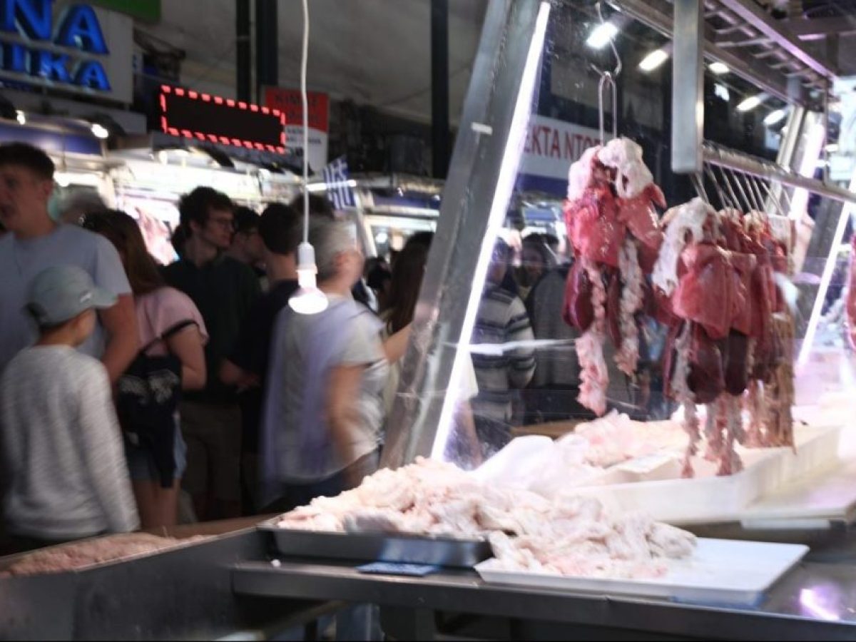 Βαρβάκειος – Καπάνι: Αυξημένη κίνηση για τα τελευταία ψώνια – Εξαιρετικά πεσμένες οι τιμές, πού κυμαίνονται