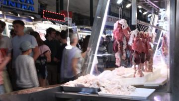 &Beta;&alpha;&rho;&beta;ά&kappa;&epsilon;&iota;&omicron;&sigmaf; &ndash; &Kappa;&alpha;&pi;ά&nu;&iota;: &Alpha;&upsilon;&xi;&eta;&mu;έ&nu;&eta; &kappa;ί&nu;&eta;&sigma;&eta; &gamma;&iota;&alpha; &tau;&alpha; &tau;&epsilon;&lambda;&epsilon;&upsilon;&tau;&alpha;ί&alpha; &psi;ώ&nu;&iota;&alpha; &ndash; &Epsilon;&xi;&alpha;&iota;&rho;&epsilon;&tau;&iota;&kappa;ά &pi;&epsilon;&sigma;&mu;έ&nu;&epsilon;&sigmaf; &omicron;&iota; &tau;&iota;&mu;έ&sigmaf;, &pi;&omicron;ύ &kappa;&upsilon;&mu;&alpha;ί&nu;&omicron;&nu;&tau;&alpha;&iota;
