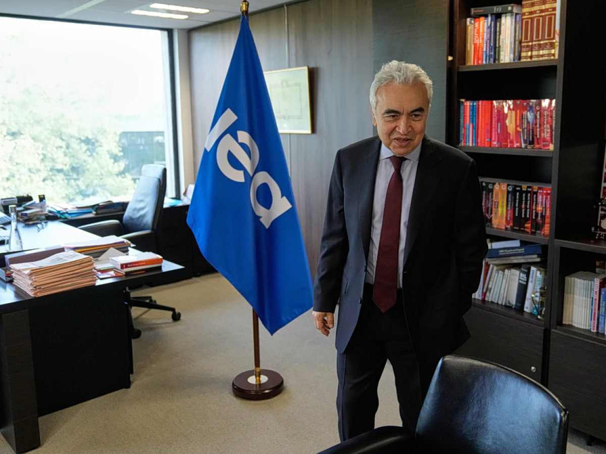 IEA: «Στερεύουν» τα καύσιμα στα αεροπλάνα – Πτήσεις με ημερομηνία λήξης στην Ευρώπη