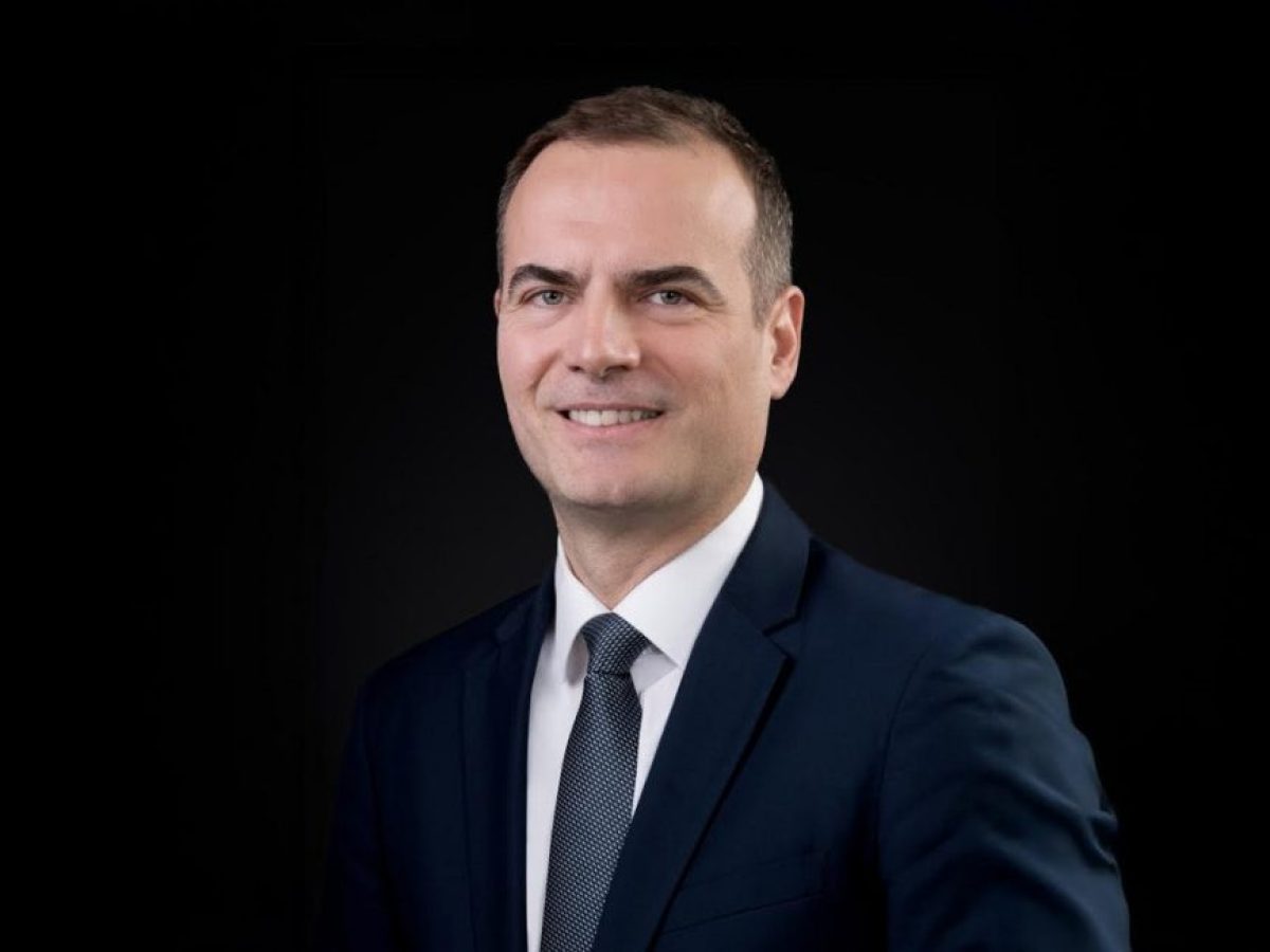 Παπαστράτος στο Delphi Economic Forum: Η ηγεσία και οι δεξιότητες του μέλλοντος – Δείτε Live