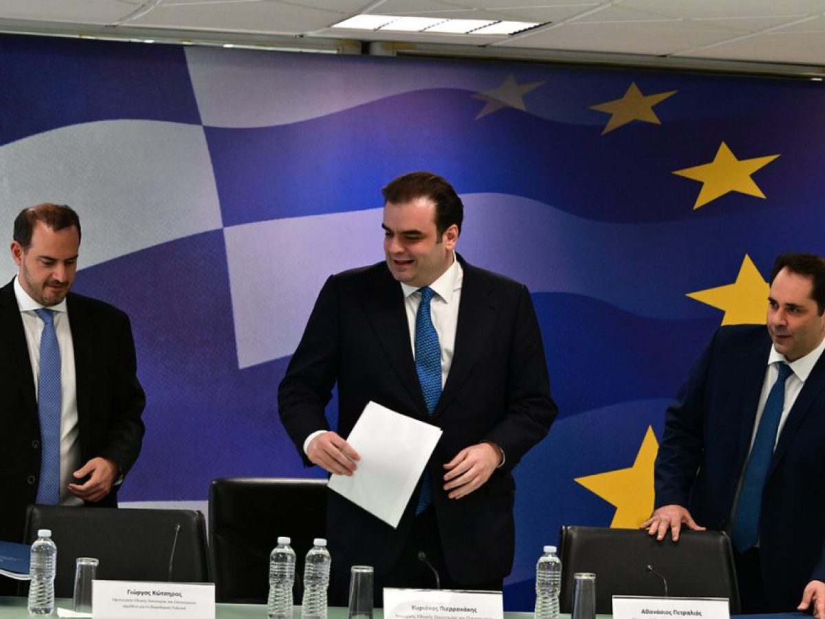 Πώς η κυβέρνηση μοιράζει το υπερπλεόνασμα των 500 εκατ. ευρώ – Η εξειδίκευση των 8 νέων μέτρων για παιδιά, δανειολήπτες και επιχειρήσεις