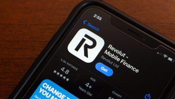 &Eta; Revolut, &mu;&epsilon; 70 &epsilon;&kappa;&alpha;&tau;. &pi;&epsilon;&lambda;ά&tau;&epsilon;&sigmaf; &sigma;&epsilon; 40 &chi;ώ&rho;&epsilon;&sigmaf;, &alpha;&kappa;ό&mu;&alpha; &delta;&upsilon;&sigma;&kappa;&omicron;&lambda;&epsilon;ύ&epsilon;&tau;&alpha;&iota; &nu;&alpha; &kappa;&alpha;&theta;&iota;&epsilon;&rho;&omega;&theta;&epsilon;ί &omega;&sigmaf; &mu;&epsilon;&gamma;ά&lambda;&omicron;&sigmaf; &delta;&alpha;&nu;&epsilon;&iota;&sigma;&tau;ή&sigmaf;