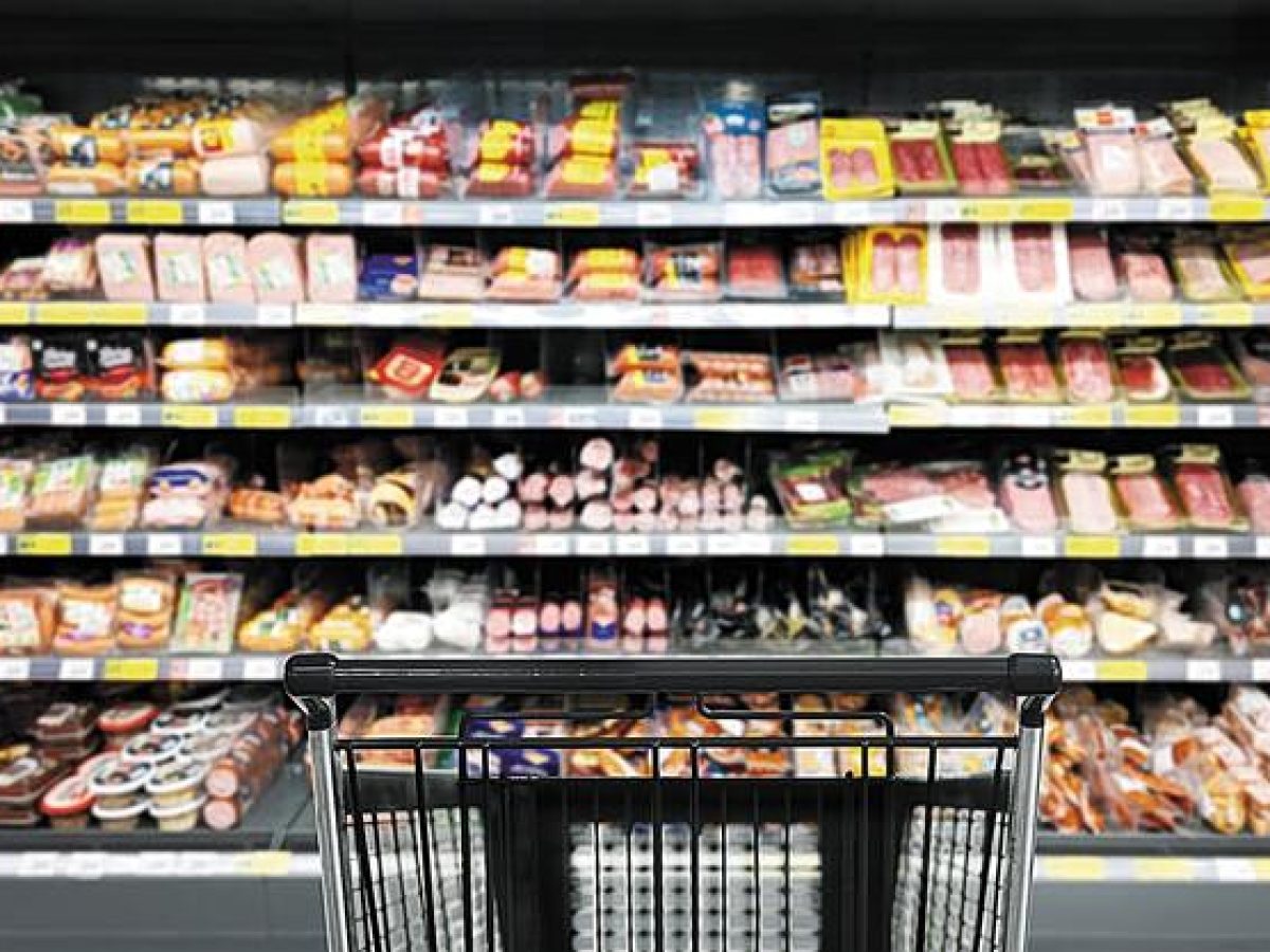 Ακρίβεια: Οι Έλληνες παίρνουν από τα έτοιμα για να τα βγάλουν πέρα