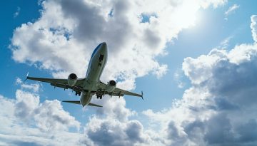 &Alpha;&epsilon;&rho;&omicron;&pi;&omicron;&rho;&iota;&kappa;έ&sigmaf; &sigma;&epsilon; &kappa;&rho;ί&sigma;&eta;: &Tau;&omicron; &nu;&tau;ό&mu;&iota;&nu;&omicron; &alpha;&kappa;&upsilon;&rho;ώ&sigma;&epsilon;&omega;&nu; &sigma;&tau;&iota;&sigmaf; &pi;&tau;ή&sigma;&epsilon;&iota;&sigmaf; &kappa;&alpha;&iota; &omicron; &epsilon;&phi;&iota;ά&lambda;&tau;&eta;&sigmaf; &tau;&omega;&nu; &kappa;&alpha;&upsilon;&sigma;ί&mu;&omega;&nu;
