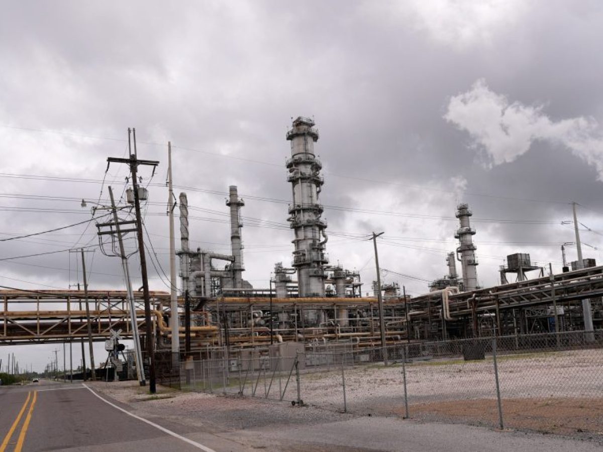 Εκτίναξη στις τιμές πετρελαίου: Το αμερικανικό αργό ξεπερνά το Brent για πρώτη φορά σε μία δεκαετία