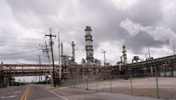 Εκτίναξη στις τιμές πετρελαίου: Το αμερικανικό αργό ξεπερνά το Brent για πρώτη φορά σε μία δεκαετία