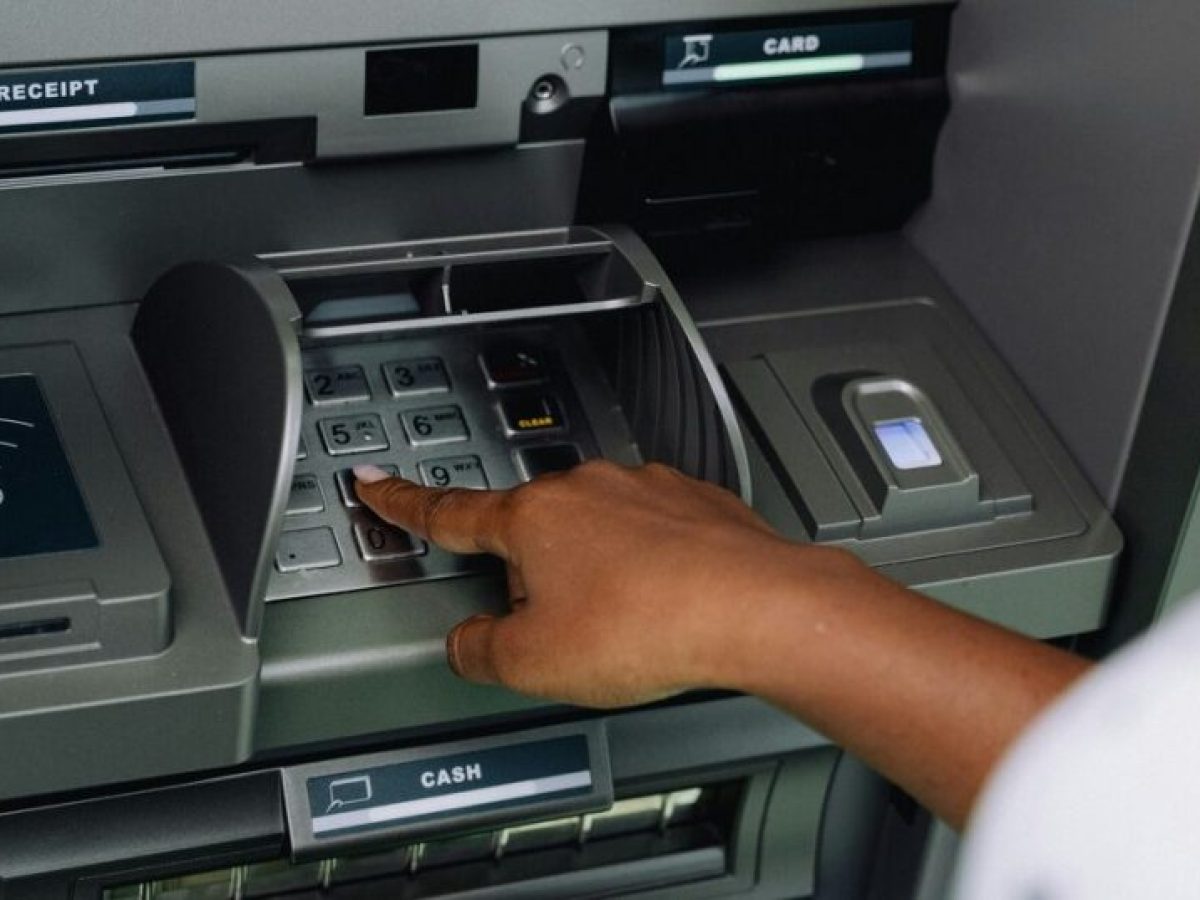 Το Πάσχα κλείνει τις τράπεζες – Οι εναλλακτικές συναλλαγές