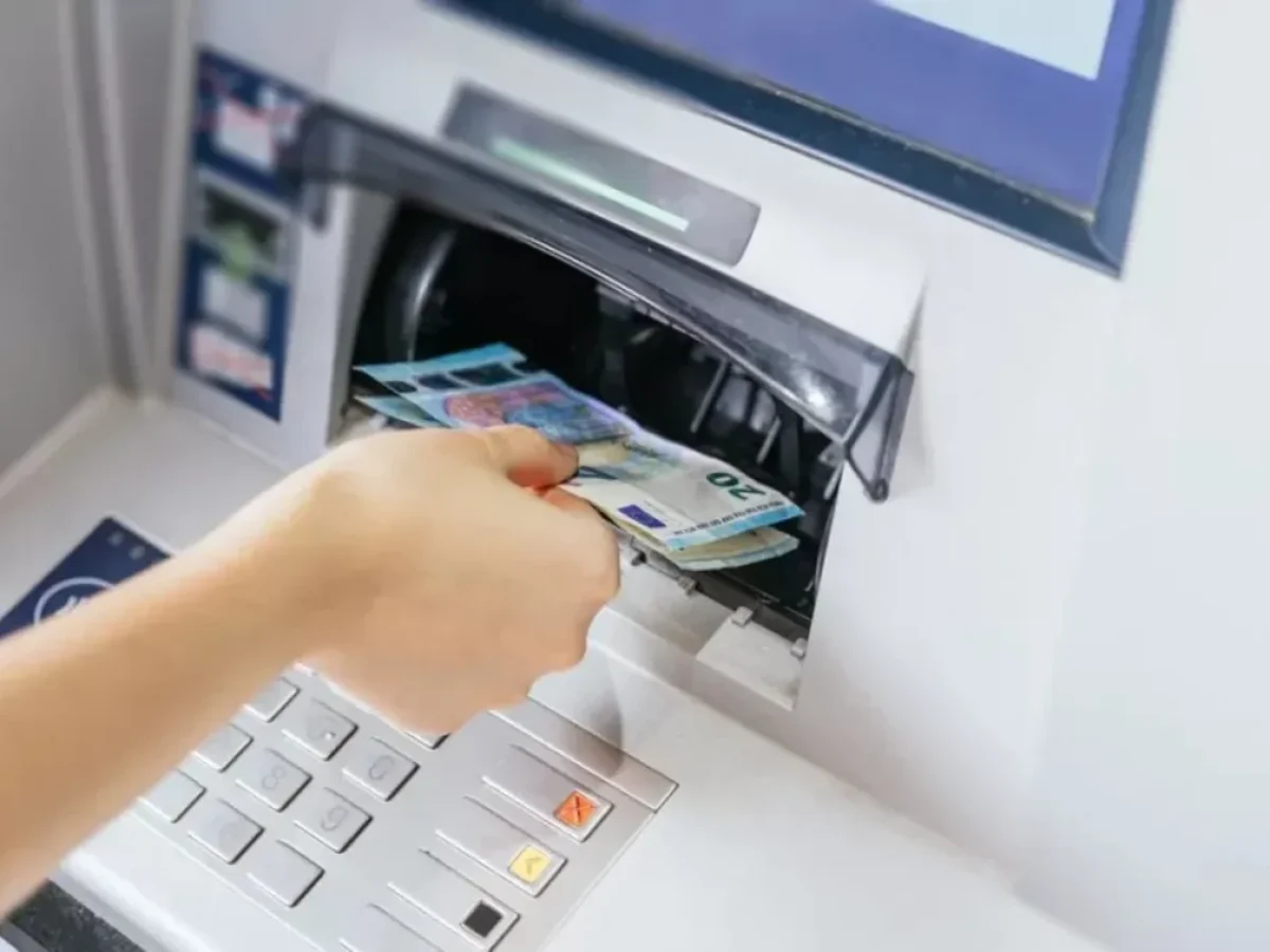 Πληρωμές από e-ΕΦΚΑ και ΔΥΠΑ: Ποιοι θα δουν χρήματα από 14 έως 17 Απριλίου