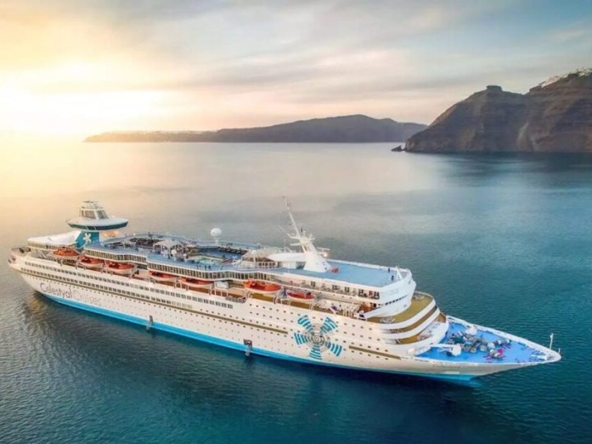 Celestyal Discovery: Απέπλευσε από το Ντουμπάι μετά από 47 ημέρες ακινησίας εξαιτίας του πολέμου στη Μέση Ανατολή