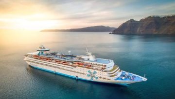 Celestyal Discovery: Απέπλευσε από το Ντουμπάι μετά από 47 ημέρες ακινησίας εξαιτίας του πολέμου στη Μέση Ανατολή