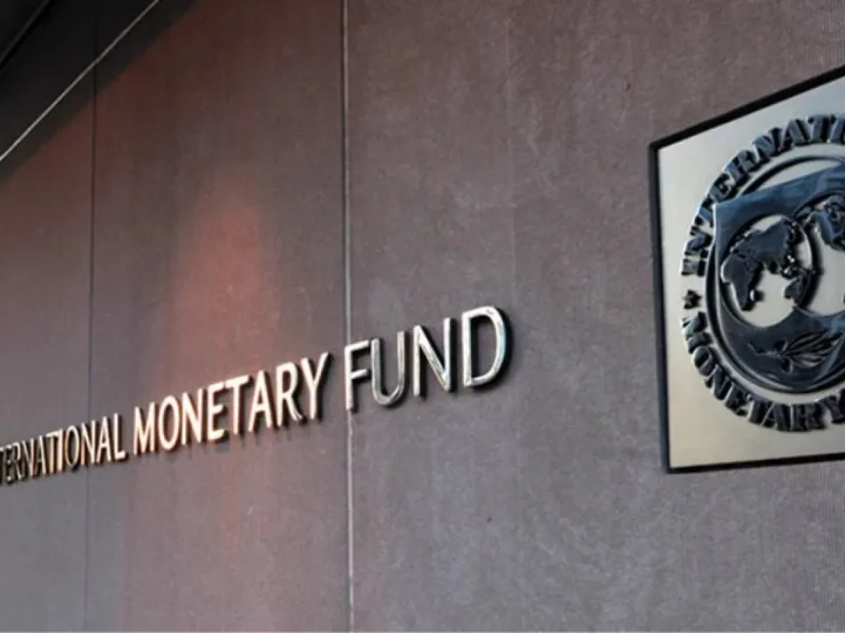 ΔΝΤ για Ελλάδα: Ανάπτυξη με φρένο το 2026, υψηλότερος πληθωρισμός και μείωση ανεργίας