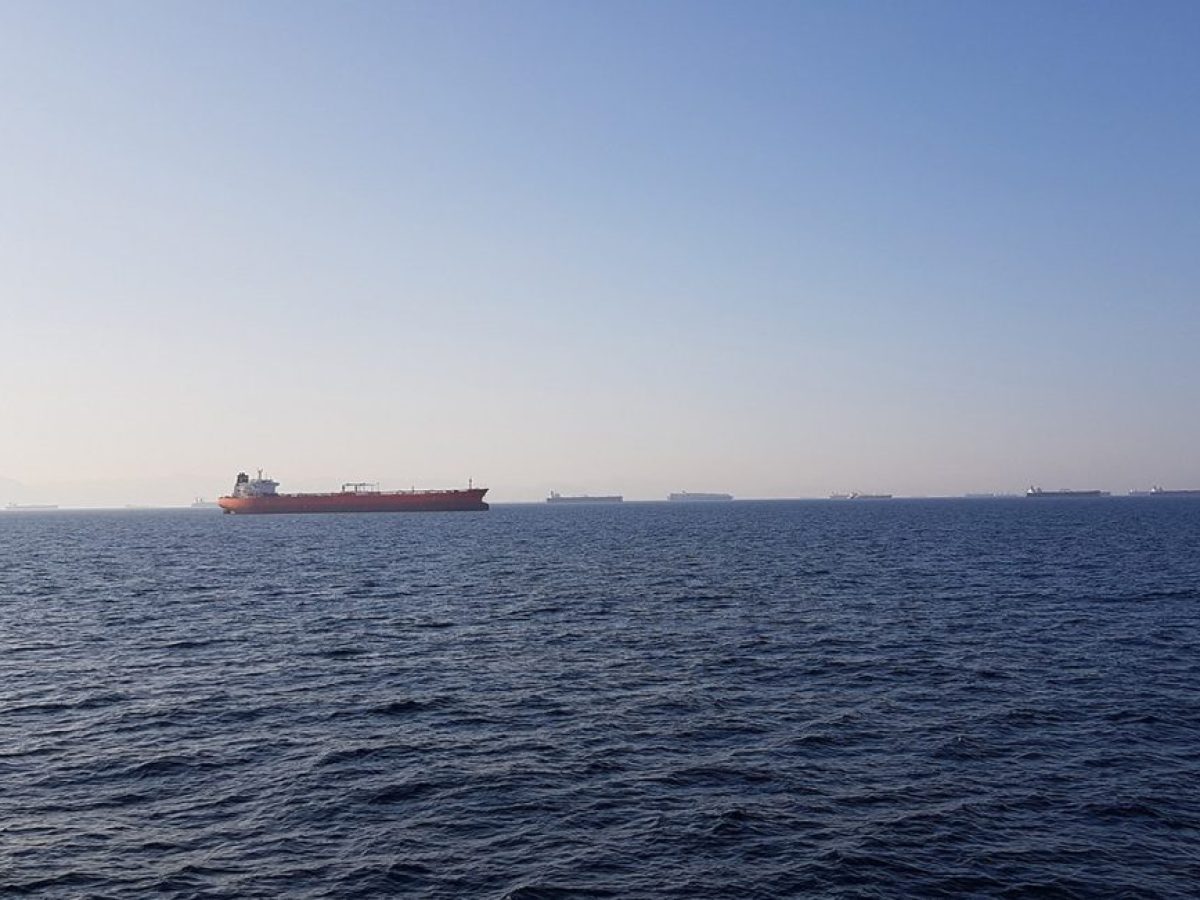 Παγιδευμένα με νάρκες τα Στενά του Ορμούζ – Το μυστικό σχέδιο των ΗΠΑ για να περάσουν τα τάνκερ