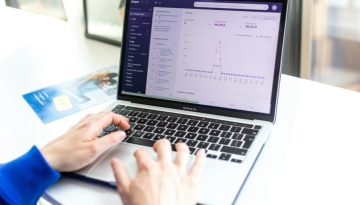 &Sigma;&tau;&omicron; &mu;&iota;&kappa;&rho;&omicron;&sigma;&kappa;ό&pi;&iota;&omicron; &tau;&eta;&sigmaf; &Alpha;&Alpha;&Delta;&Epsilon; &tau;&alpha; e- shops