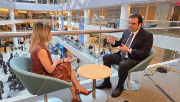 &Kappa;. &Pi;&iota;&epsilon;&rho;&rho;&alpha;&kappa;ά&kappa;&eta;&sigmaf; &sigma;&tau;&omicron; &Epsilon;&Rho;&Tau;news: &Tau;&alpha; &upsilon;&pi;&epsilon;&rho;&pi;&lambda;&epsilon;&omicron;&nu;ά&sigma;&mu;&alpha;&tau;&alpha; &omicron;&delta;&eta;&gamma;&omicron;ύ&nu; &sigma;&epsilon; &nu;έ&alpha; &mu;έ&tau;&rho;&alpha; &sigma;&tau;ή&rho;&iota;&xi;&eta;&sigmaf;