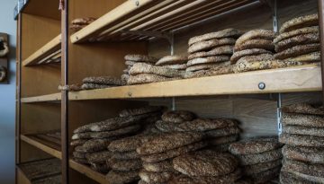 Νέο υποχρεωτικό σήμα στους φούρνους για αποδοχή καρτών και πληρωμών μέσω IRIS