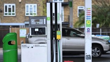 Fuel Pass 2026: Έ&sigma;&pi;&alpha;&sigma;&alpha;&nu; &tau;&omicron; &phi;&rho;ά&gamma;&mu;&alpha; &tau;&omicron;&upsilon; 1 &epsilon;&kappa;&alpha;&tau;&omicron;&mu;&mu;&upsilon;&rho;ί&omicron;&upsilon; &omicron;&iota; &alpha;&iota;&tau;ή&sigma;&epsilon;&iota;&sigmaf;